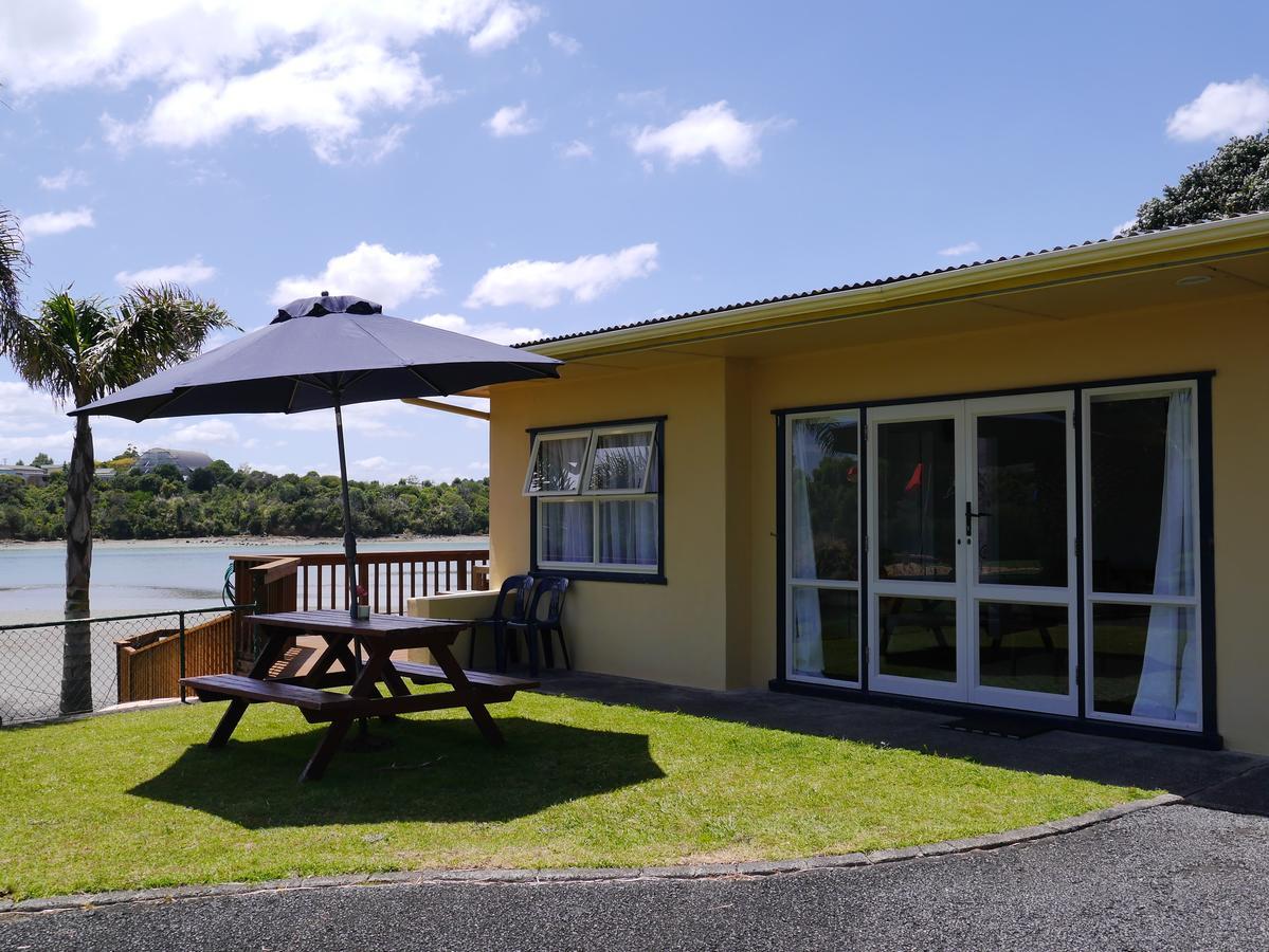 Raglan Palm Beach Motel Ngoại thất bức ảnh