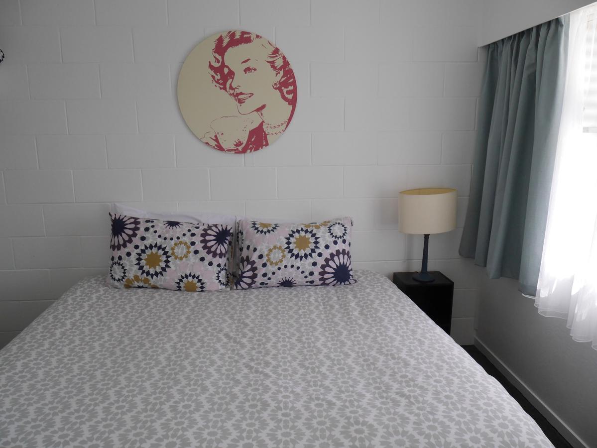 Raglan Palm Beach Motel Ngoại thất bức ảnh