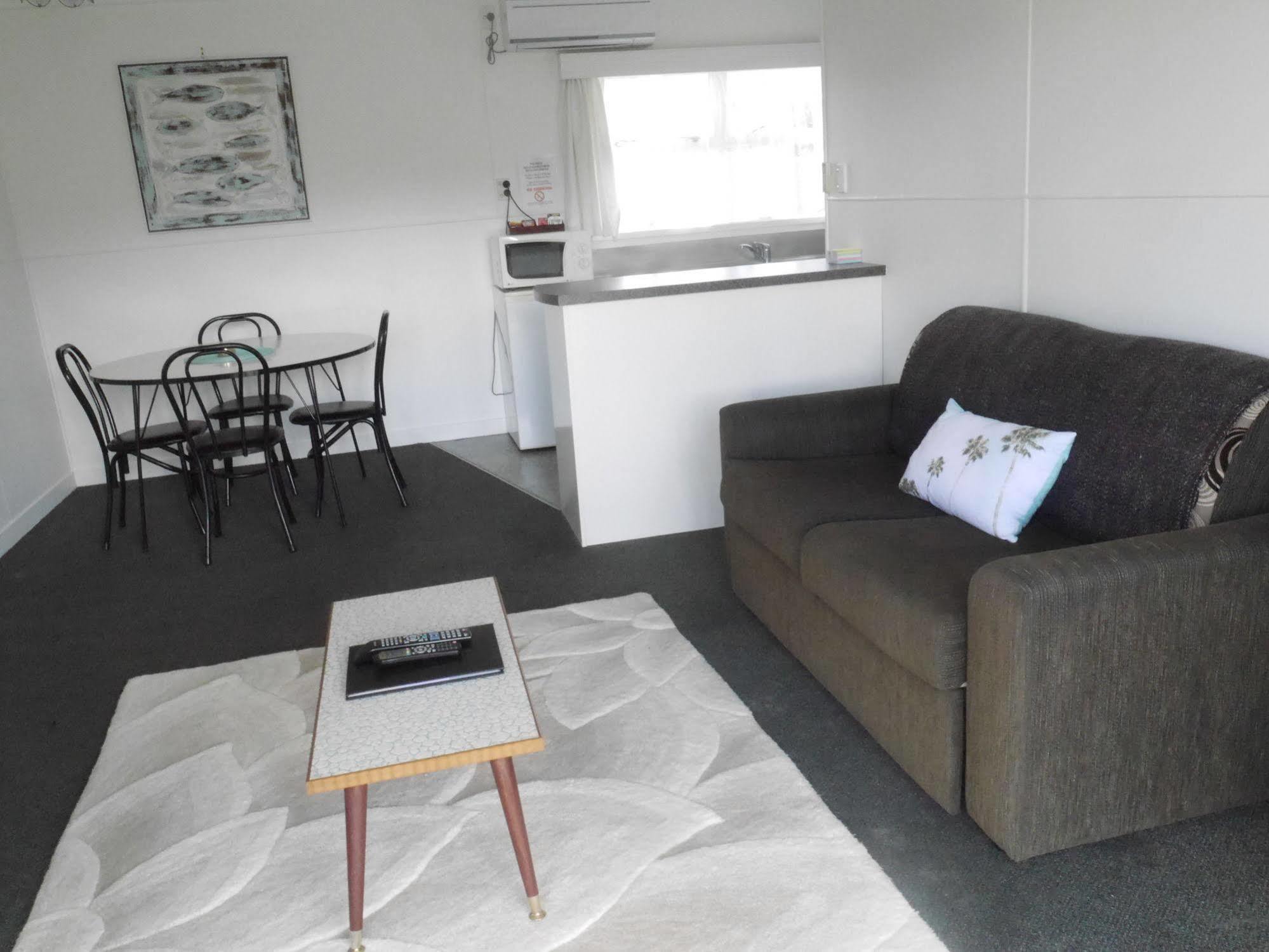 Raglan Palm Beach Motel Ngoại thất bức ảnh