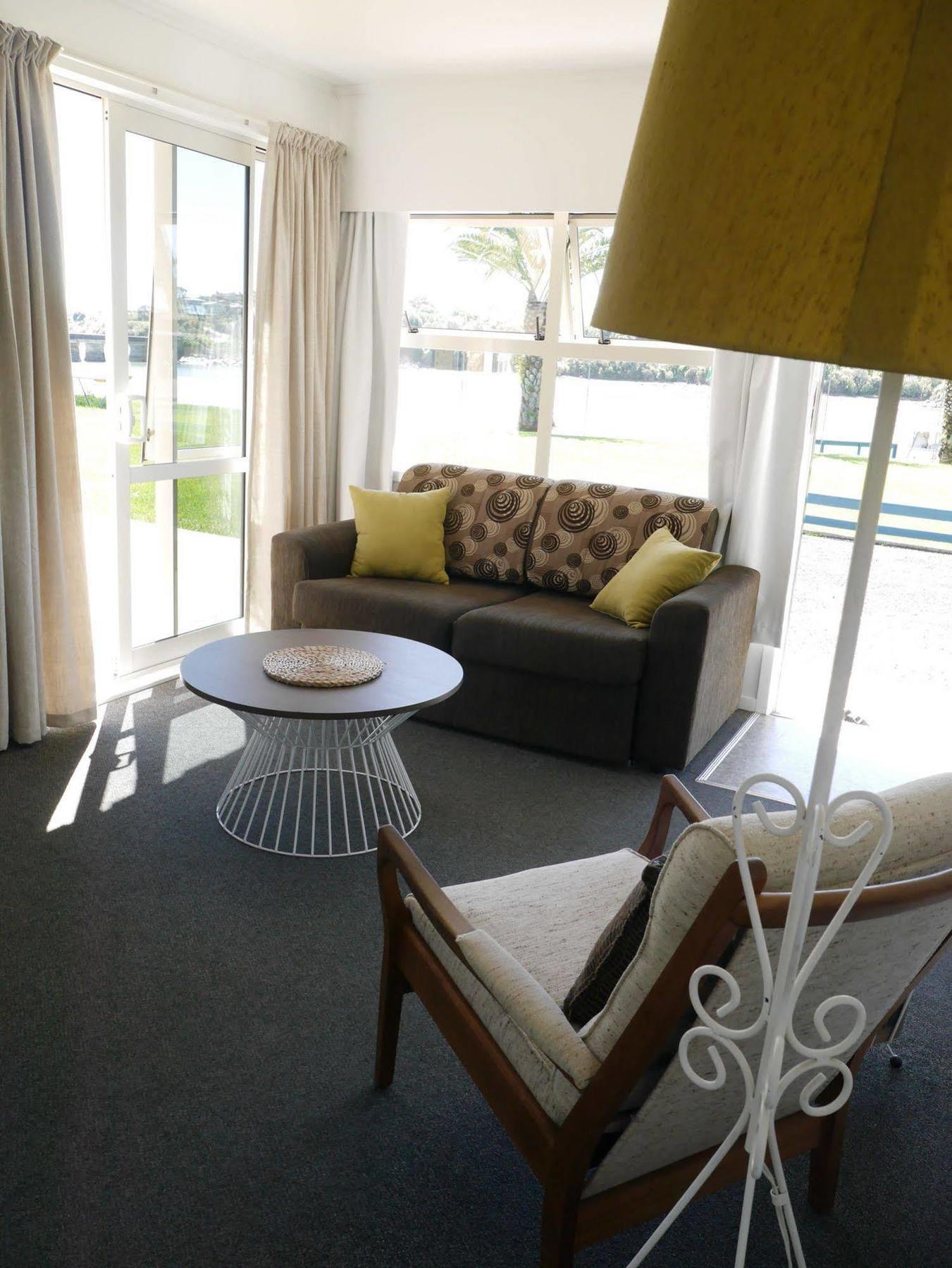 Raglan Palm Beach Motel Ngoại thất bức ảnh