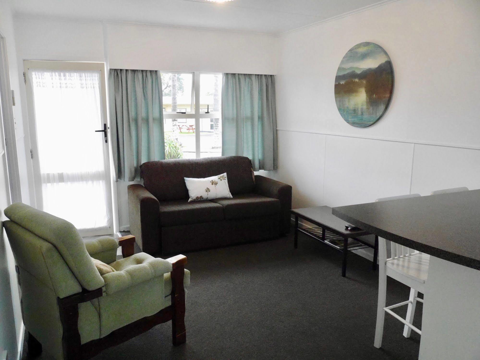Raglan Palm Beach Motel Ngoại thất bức ảnh