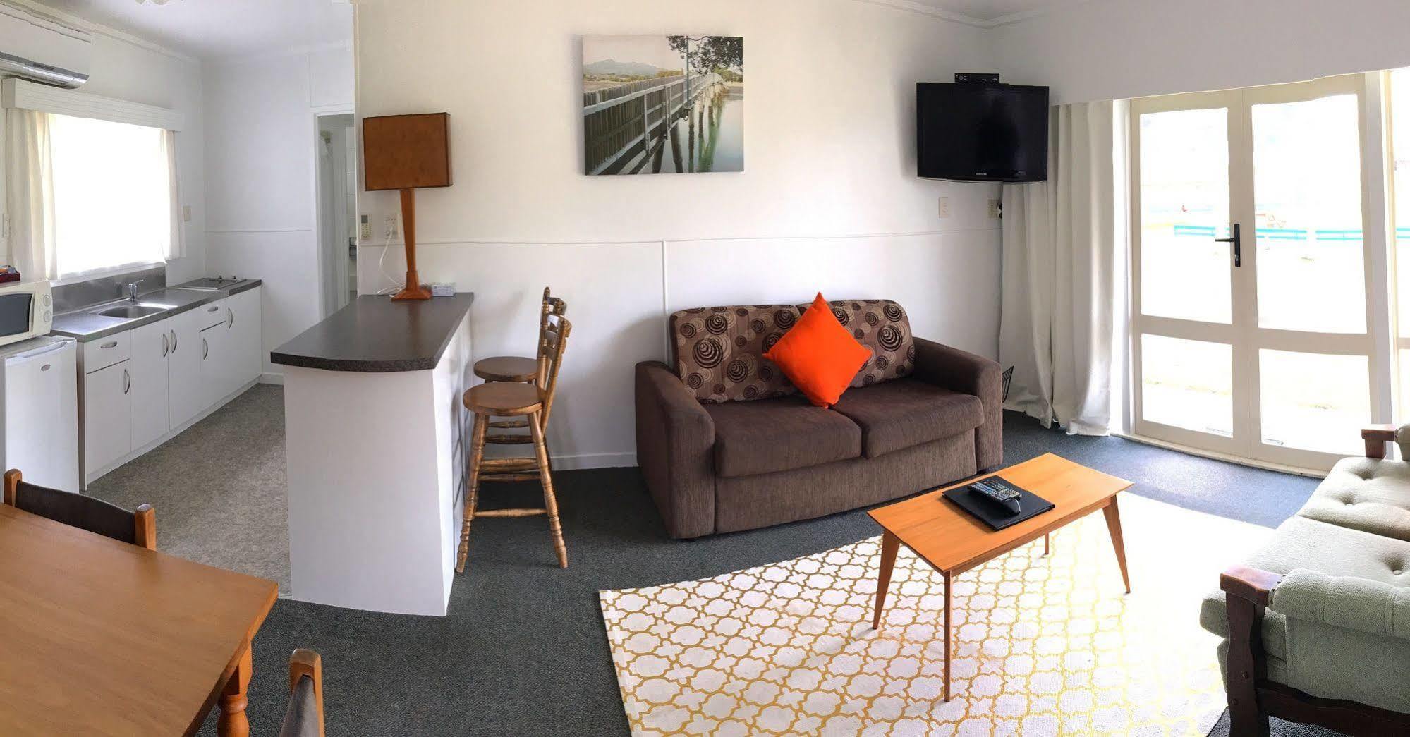 Raglan Palm Beach Motel Ngoại thất bức ảnh