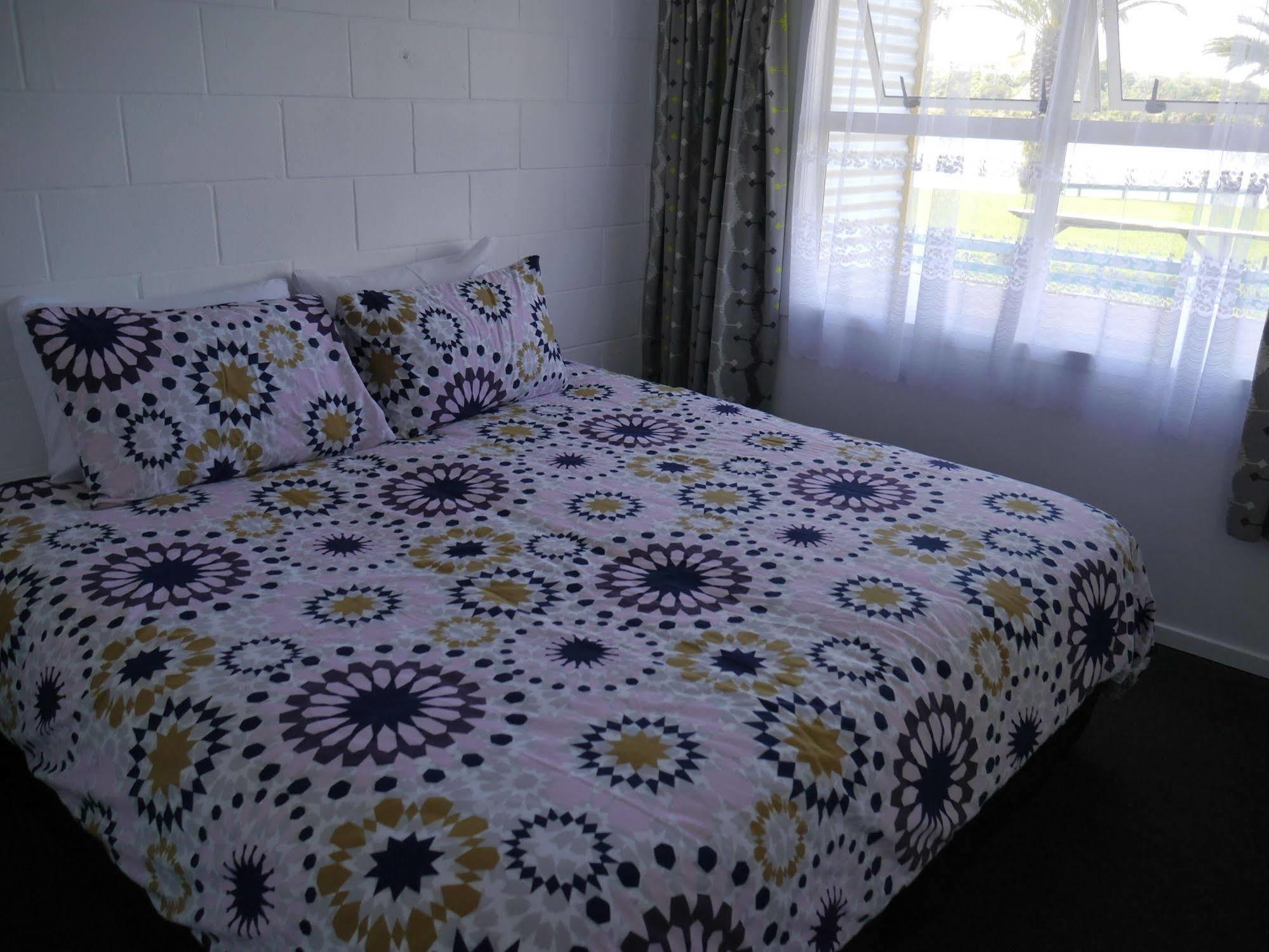 Raglan Palm Beach Motel Ngoại thất bức ảnh