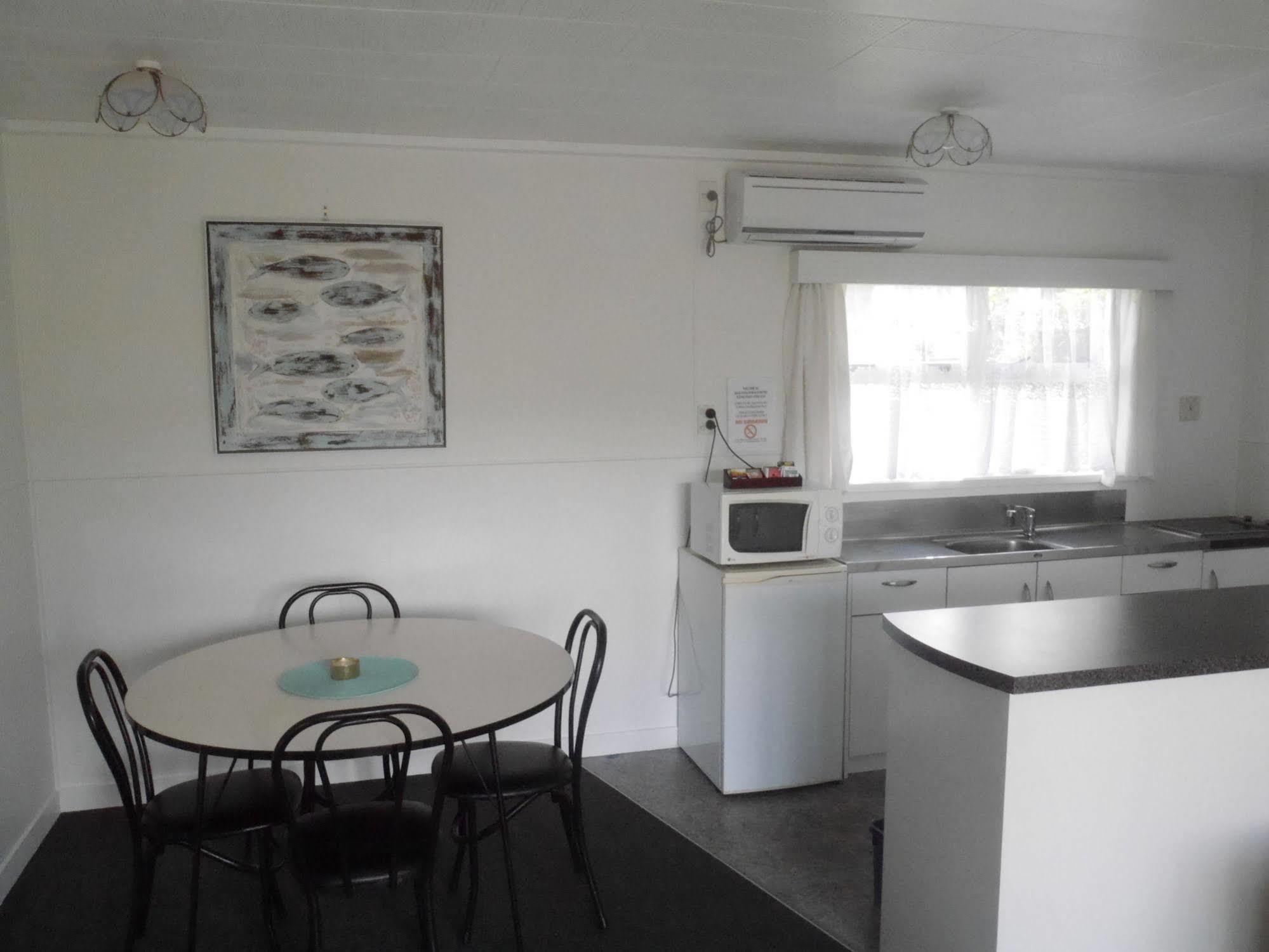 Raglan Palm Beach Motel Ngoại thất bức ảnh